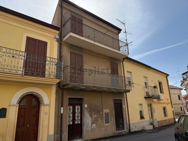 casa indipendente in vendita a Stalettì