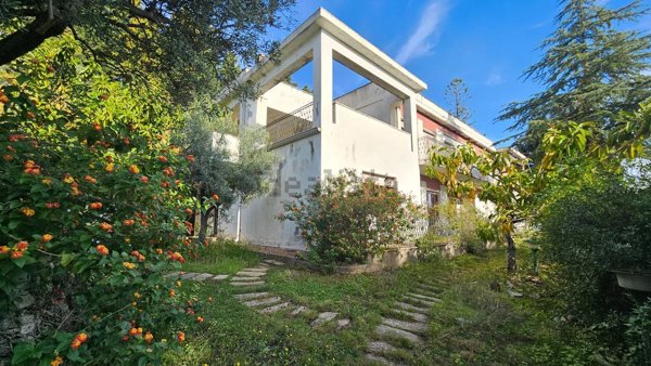 casa indipendente in vendita a Stalettì in zona Copanello