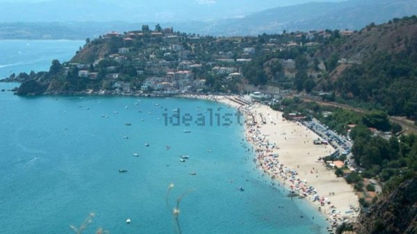 appartamento in vendita a Stalettì in zona Caminia