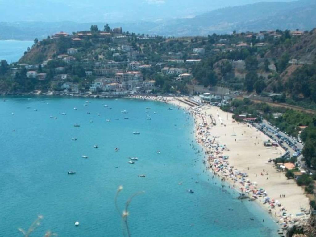 appartamento in vendita a Stalettì in zona Caminia