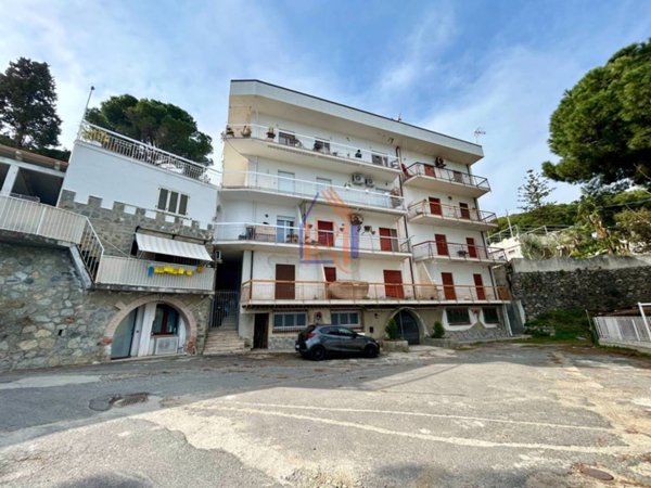 appartamento in vendita a Stalettì in zona Copanello