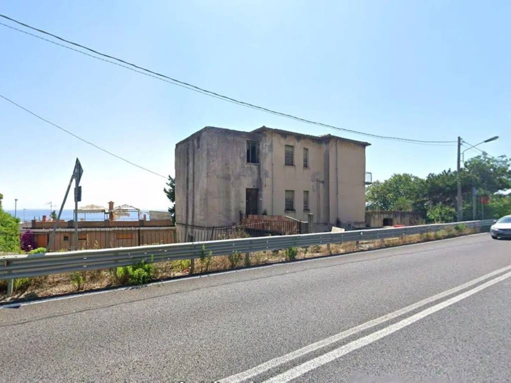 intera palazzina in vendita a Stalettì in zona Copanello