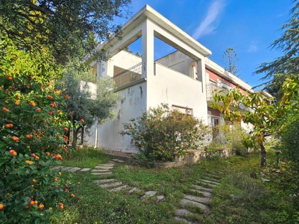 casa indipendente in vendita a Stalettì in zona Copanello