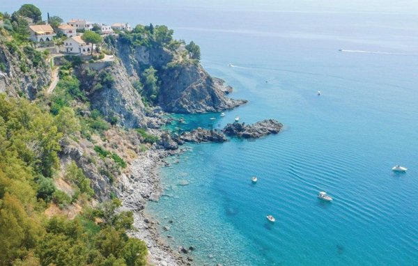 casa semindipendente in vendita a Stalettì in zona Caminia