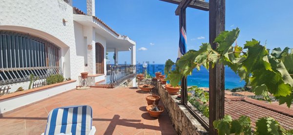 casa indipendente in vendita a Stalettì in zona Torrazzo