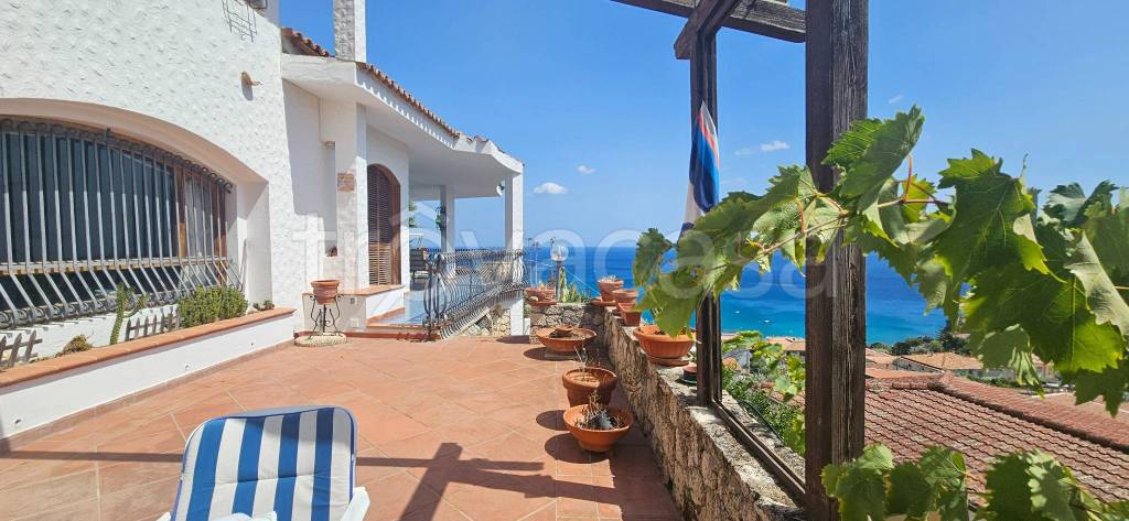 casa indipendente in vendita a Stalettì in zona Caminia