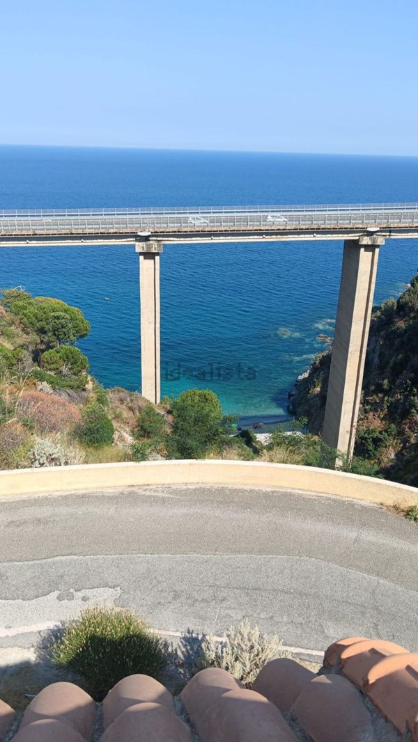 casa indipendente in vendita a Stalettì