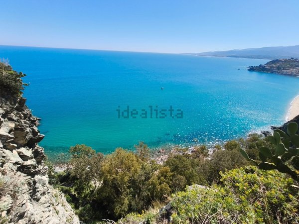 casa indipendente in vendita a Stalettì in zona Santa Maria del Mare