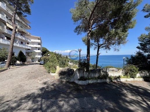 appartamento in vendita a Stalettì in zona Copanello