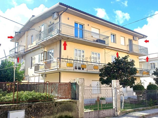 appartamento in vendita a Stalettì