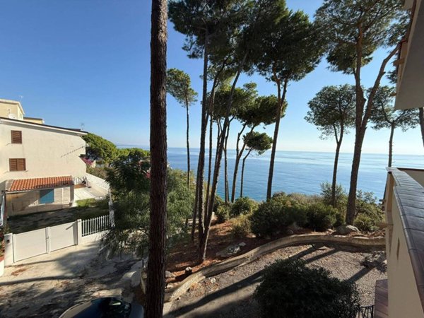 appartamento in vendita a Stalettì in zona Copanello