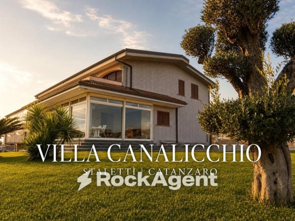 casa indipendente in vendita a Stalettì in zona Copanello