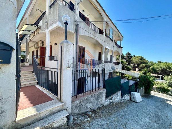 appartamento in vendita a Stalettì
