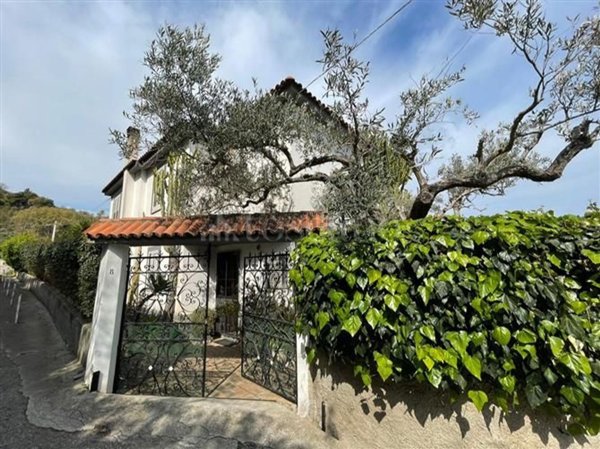 casa indipendente in vendita a Stalettì in zona Caminia