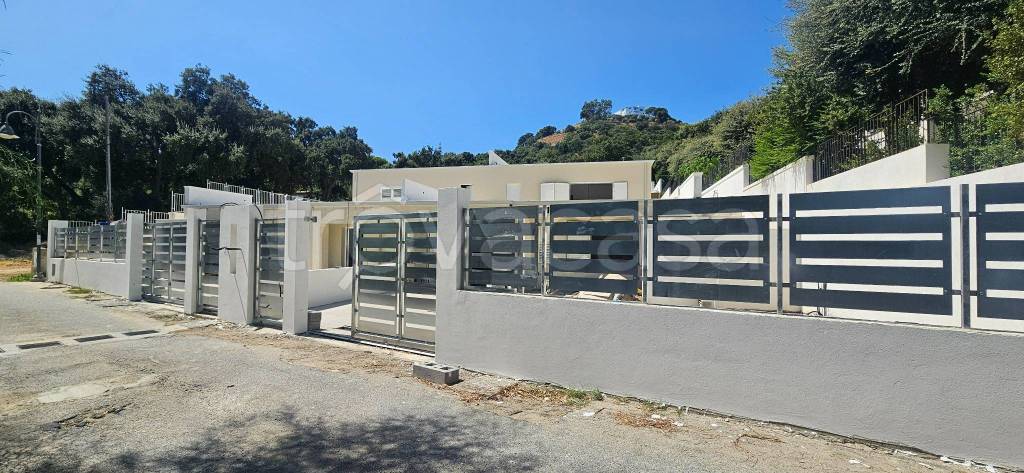 casa indipendente in vendita a Stalettì in zona Copanello