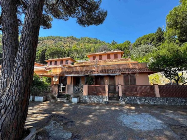 appartamento in vendita a Stalettì in zona Copanello