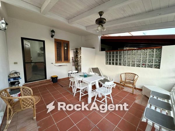 casa indipendente in vendita a Stalettì in zona Caminia