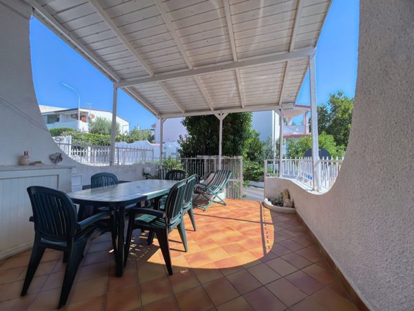 casa indipendente in vendita a Stalettì in zona Caminia