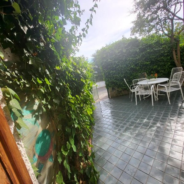 casa indipendente in vendita a Stalettì in zona Pietragrande