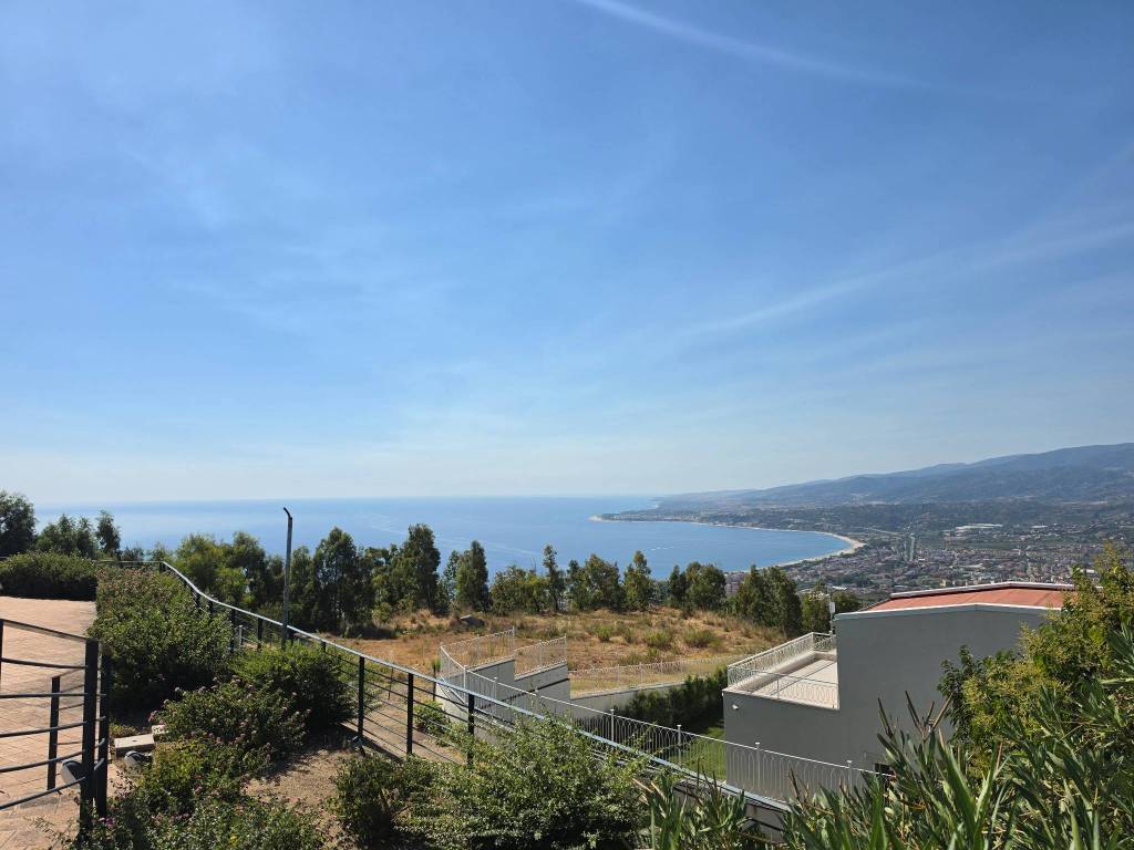 casa indipendente in vendita a Stalettì