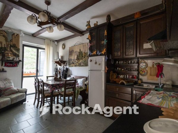 appartamento in vendita a Taverna