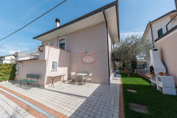 casa indipendente in vendita a Taverna