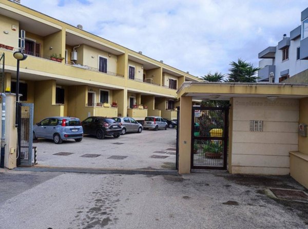 casa indipendente in vendita a Taverna
