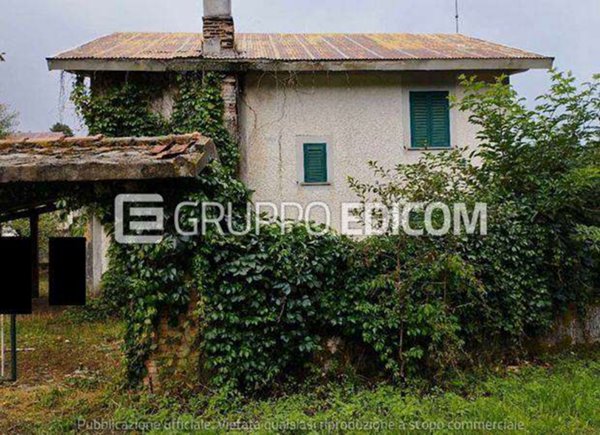 casa indipendente in vendita a Taverna