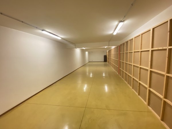 locale commerciale in vendita a Taverna