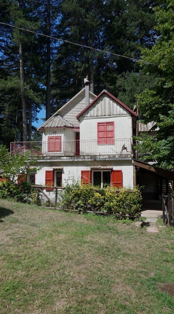 casa indipendente in vendita a Taverna