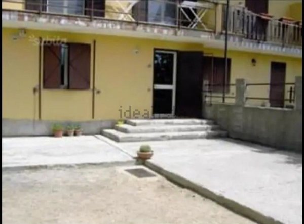 casa indipendente in vendita a Taverna