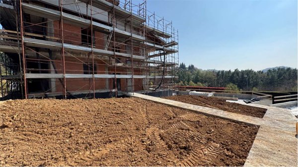 trivano in vendita a Taverna