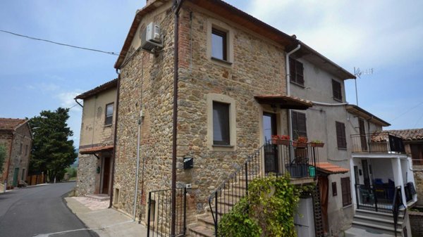 casa indipendente in vendita a Taverna