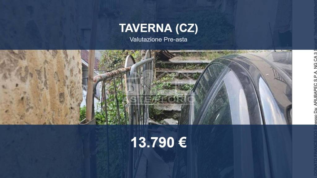 locale commerciale in vendita a Taverna