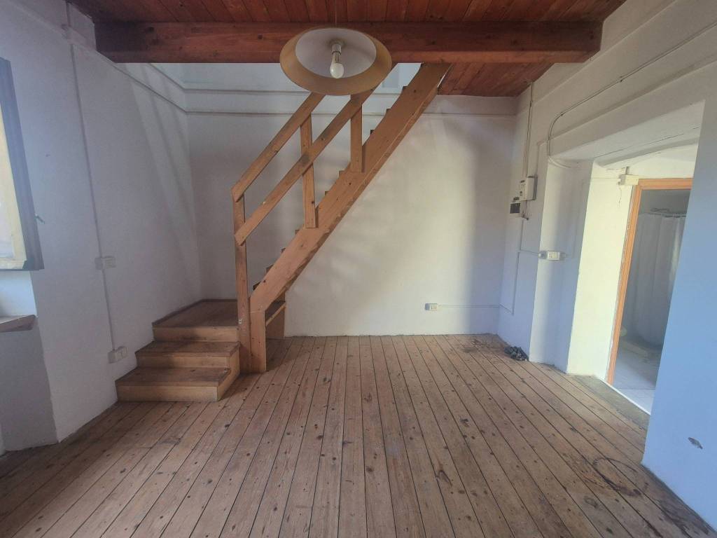 casa indipendente in vendita a Tiriolo in zona Pratora