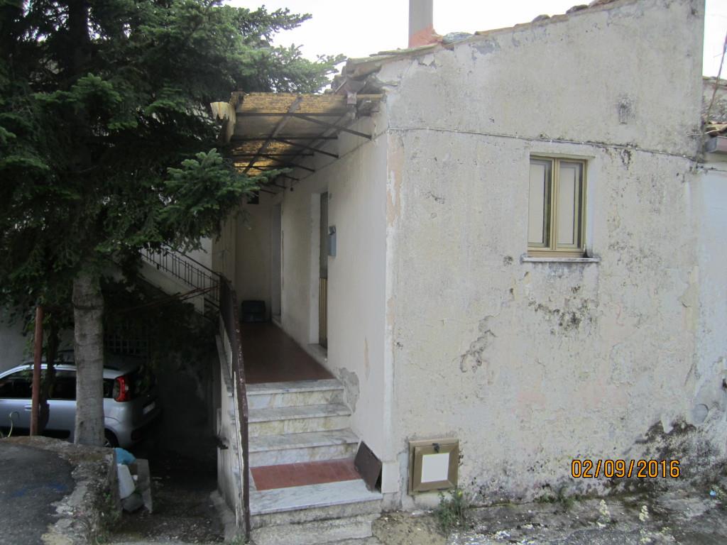 casa indipendente in vendita a Tiriolo in zona Sarrottino