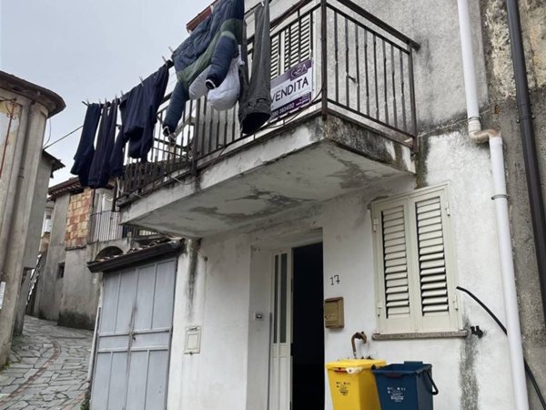 casa indipendente in vendita a Torre di Ruggiero
