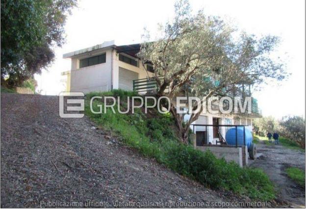 locale commerciale in vendita a Zagarise