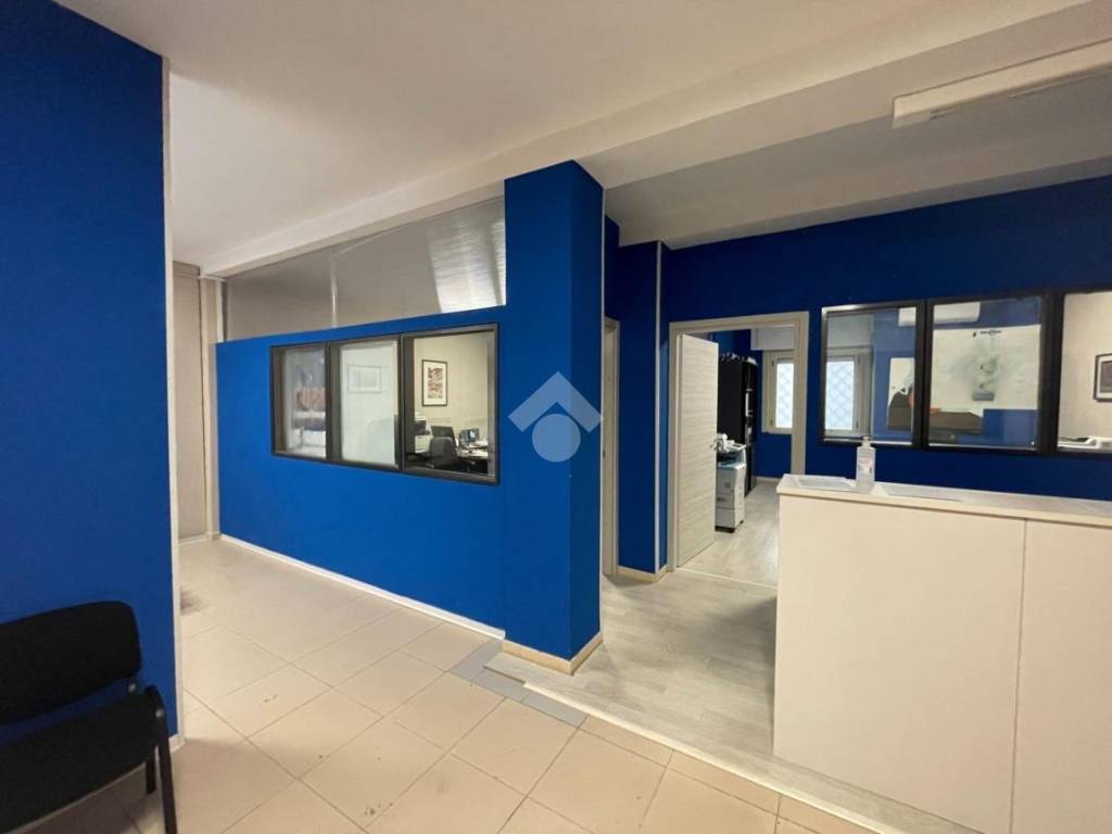 locale commerciale in vendita a Lamezia Terme in zona Nicastro
