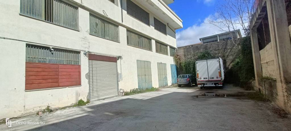 locale di sgombero in vendita a Lamezia Terme