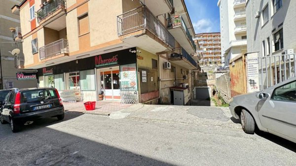 negozio in vendita a Lamezia Terme