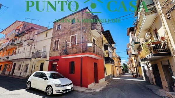 appartamento in vendita a Lamezia Terme in zona Sambiase