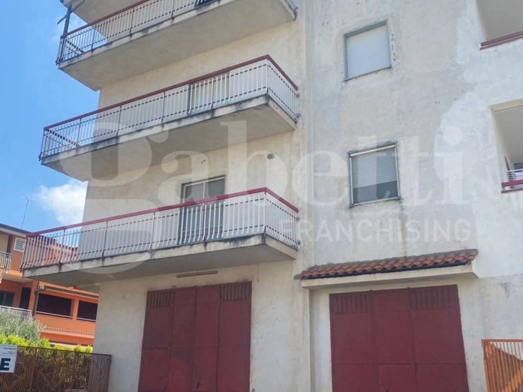 appartamento in vendita a Lamezia Terme in zona Sambiase