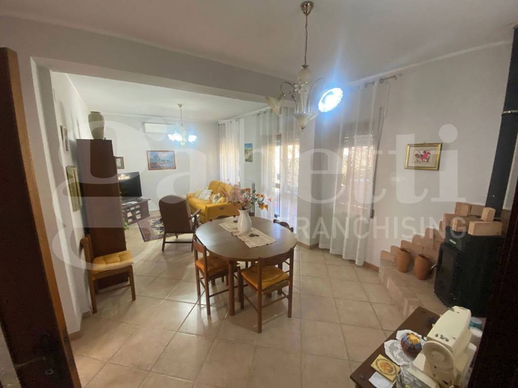 casa indipendente in vendita a Lamezia Terme