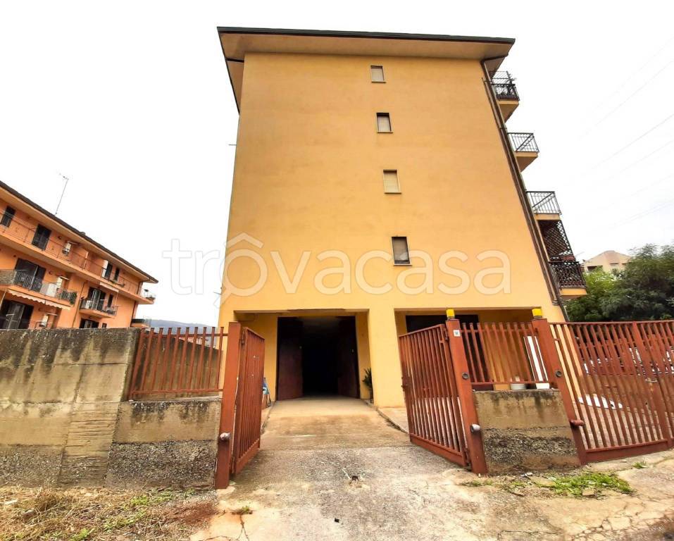 locale commerciale in vendita a Lamezia Terme