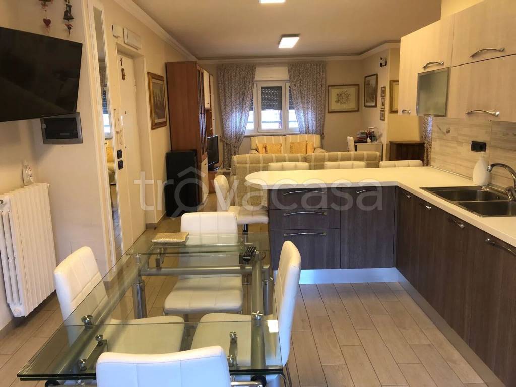 appartamento in vendita a Lamezia Terme in zona Sambiase
