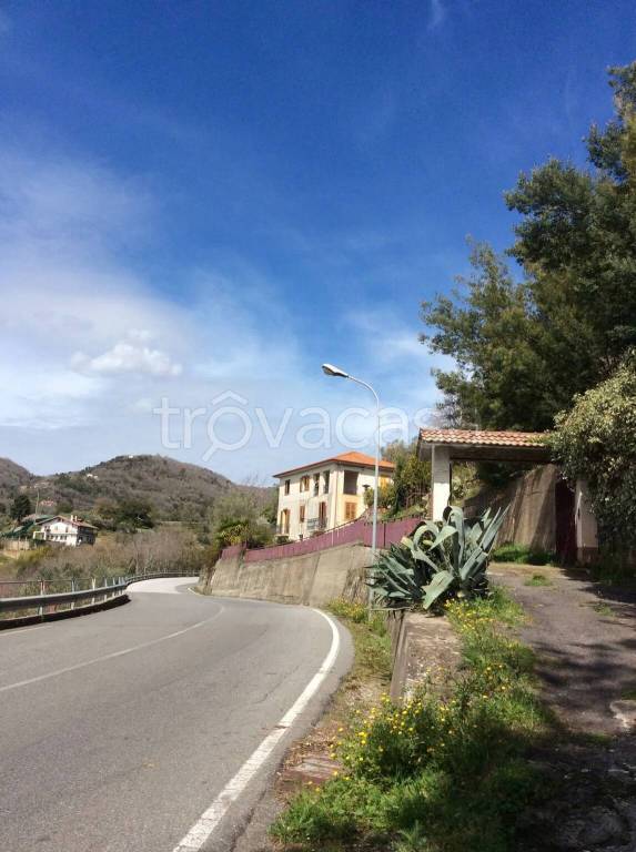 casa indipendente in vendita a Lamezia Terme in zona Magolà