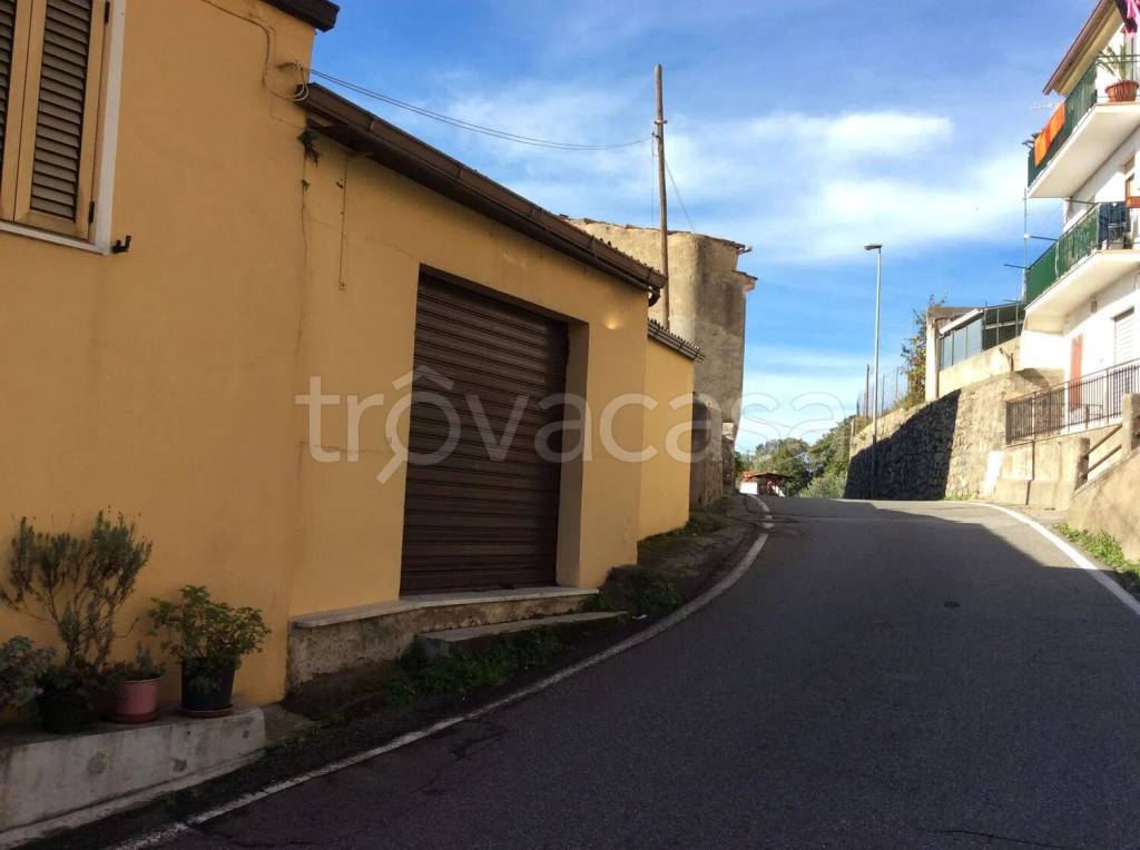 monolocale in vendita a Lamezia Terme in zona Zangarona