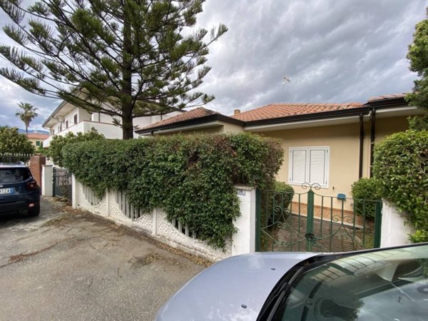 casa indipendente in vendita a Lamezia Terme
