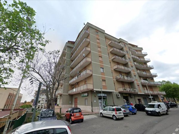 negozio in vendita a Lamezia Terme in zona Sambiase